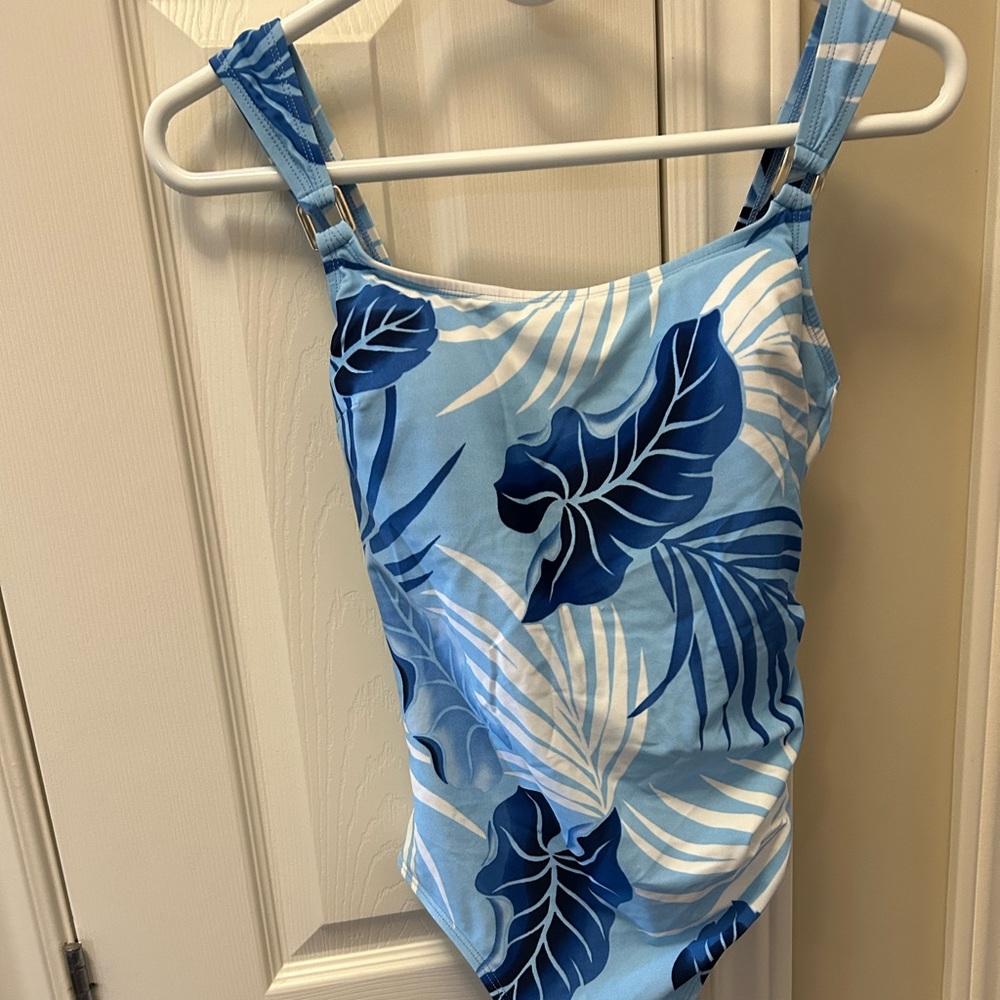Ladies one piece swimsuit